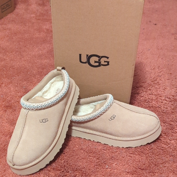 UGG Shoes - UGG Tazz Women's Sand Platform Suede Shearling-Lined Slip-Ons